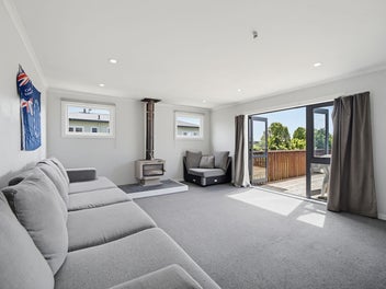 Light Filled Living On Upper Ure Street