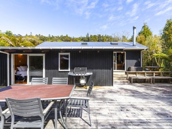 Retro Charm Meets Lakeside Living