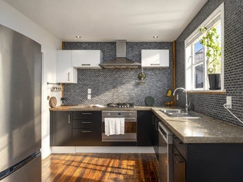 Freehold, Three Bedrooms & Easy Living!