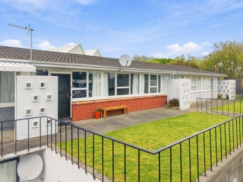 A comfortable, convenient, central new listing