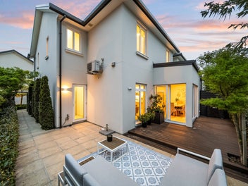 Easy Living by Hagley Park