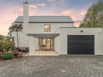 Easy Wanaka Living on a Freehold Title