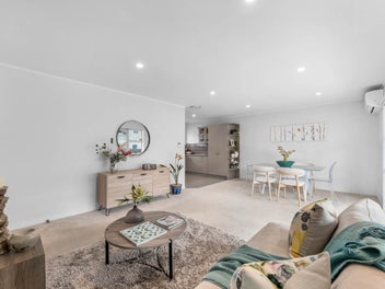 Brick & Tile, Freehold, Garage & Ample Parking!