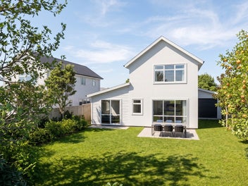 4 Bed House and Land, Greytown