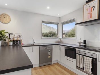 Stylish, Space with Comfort in Parklands