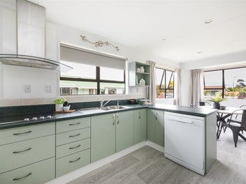 TEAM LEWIS - BOLD, SPACIOUS, FUNCTIONAL