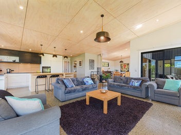 Redwood Valley - The Ultimate Lifestyle Property