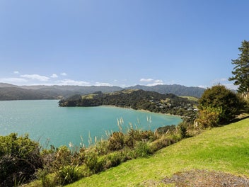 Exceptional building potential - Spectacular views