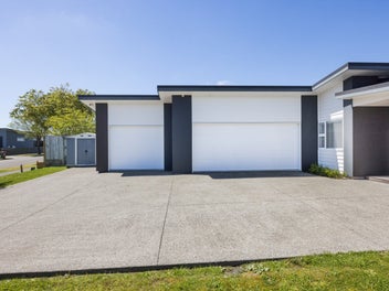 15 Monaco Grove - Room to live, space to love