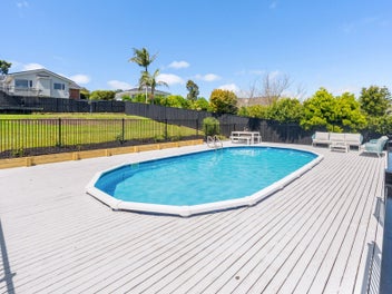 Quarter acre dream in Cockle Bay