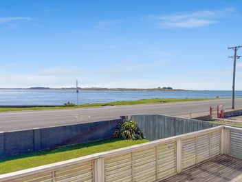Waterfront Living & Holiday Letting Potential!
