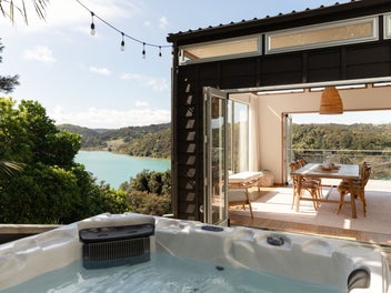 Bay Hideaway – Your slice of paradise
