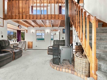 FAMILY HOME & EXTRA INCOME!!