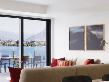Big Views. Boutique Appeal.