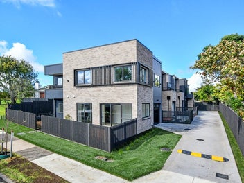 Brand New - Waterlea Zoned!