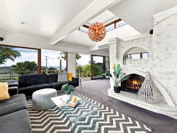 Retro Chic - Remarkable Opportunity