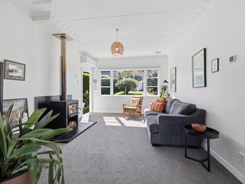 Sunshine, Sea Views & Something Special!
