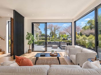 CLASSIC STYLE - CONTEMPORARY LUXURY - GZ