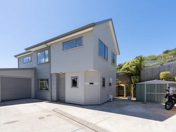 Sunny, Modern Comfort with Flexible Living!