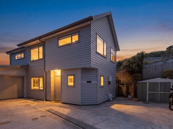 Sunny, Modern Comfort with Flexible Living!