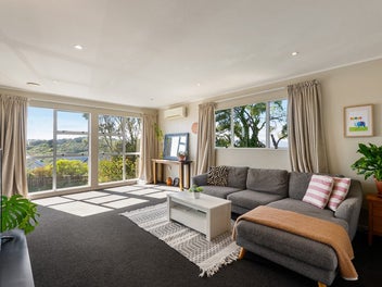 Sun, Panoramic Views & Convenience!