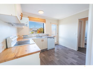Light-Filled Living in Gleniti