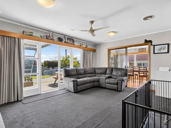 Sunny, Spacious & Ideally Located