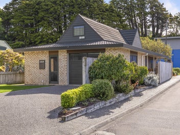 High-Yield Unicorn: Two-Bedroom Villa + 16 Garages