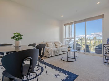 Elevated Onehunga Living with a View