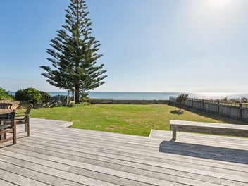 KIWIANA BEACHFRONT WINNER