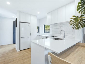 Modern, Freehold & Zoned for Cashmere High
