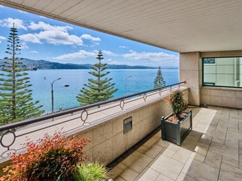 Beachfront living with sensational harbour views