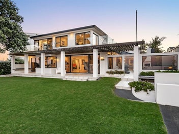 Wide Frontage | Rare Milford Beach Holding