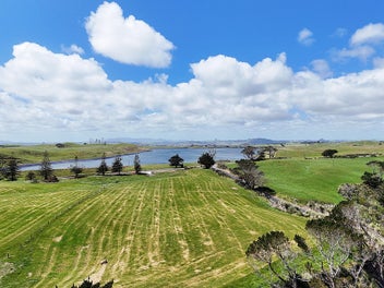 Your Country Escape, Close to the Coast