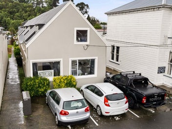 Prime Multi-Unit Investment on Castle St
