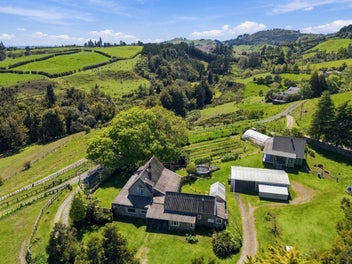 English Country Charm, Lifestyle Freedom & Income