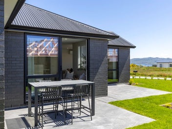 BRAND NEW SHOWHOME_SMART INVESTMENT OPPORTUNITY