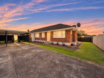 Golden Circle - Retiring Owners, Must Be Sold Now!