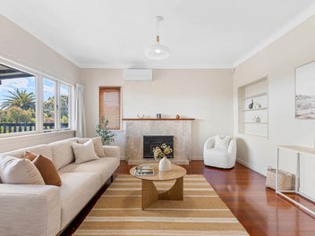 ART DECO CHARM- MODERN DAY COMFORTS