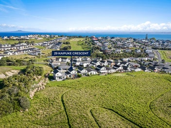 Green Outlook, Marina Views & Sunshine