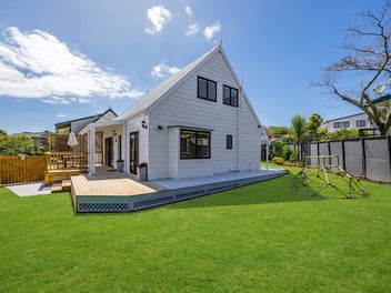 Stylish, Modern Living in a Convenient Location