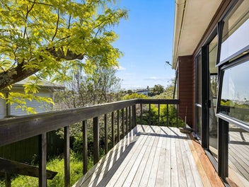 Location, Sun & Potential – Don’t Miss Out!
