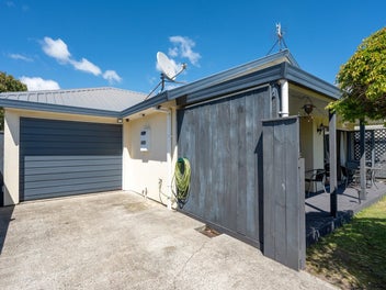 Smart Buying, Easy Living & Great Location!