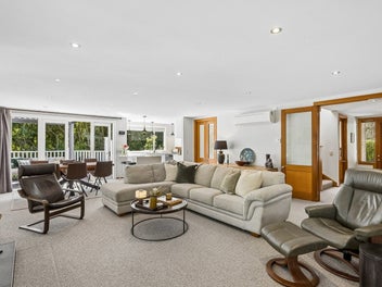 Beautifully finished, brilliantly located