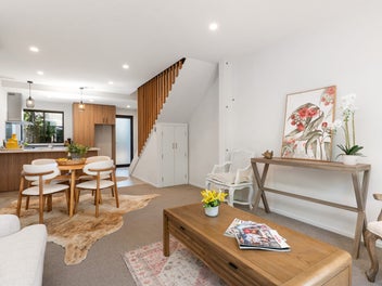 Freehold on the Fringe