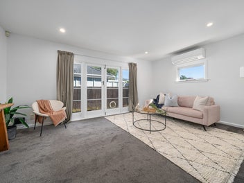 Modern Comfort Inside-Potential Outside + Sleepout