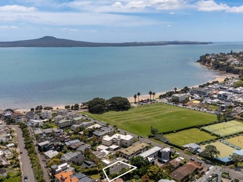 Secluded Family Sanctuary in Heart of St Heliers