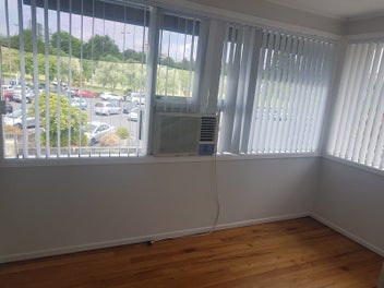 Image 1 of 7