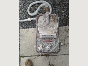 Image 1 of 2