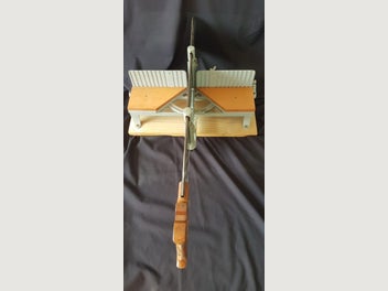 Image 1 of 7